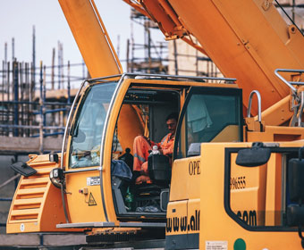 How to Simplify Power and Signal Connections